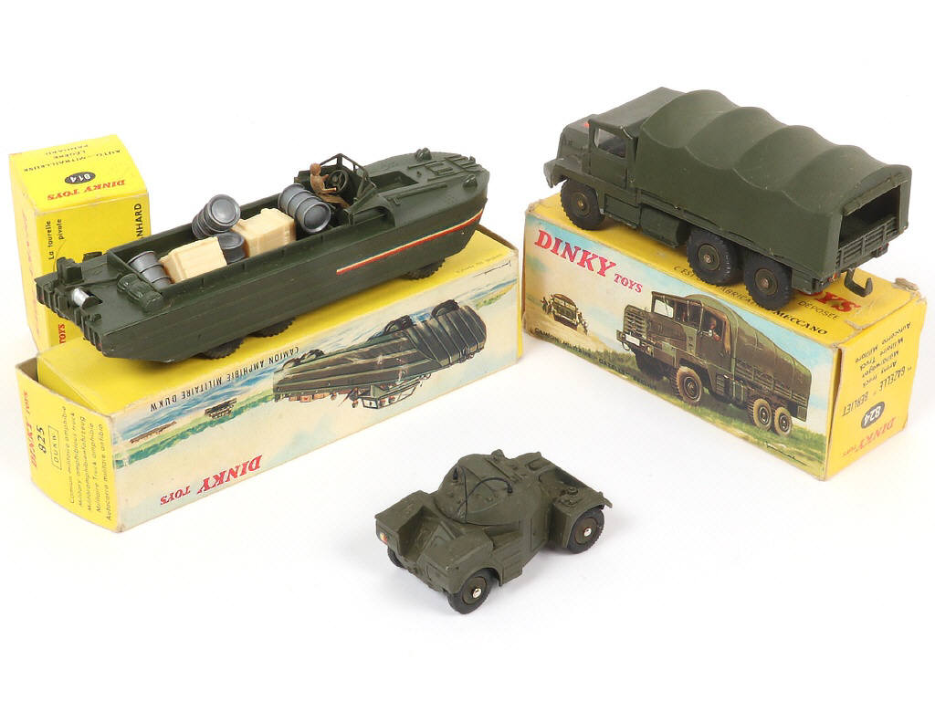 Lot 332 - DINKY TOYS (FRANCE) (3)