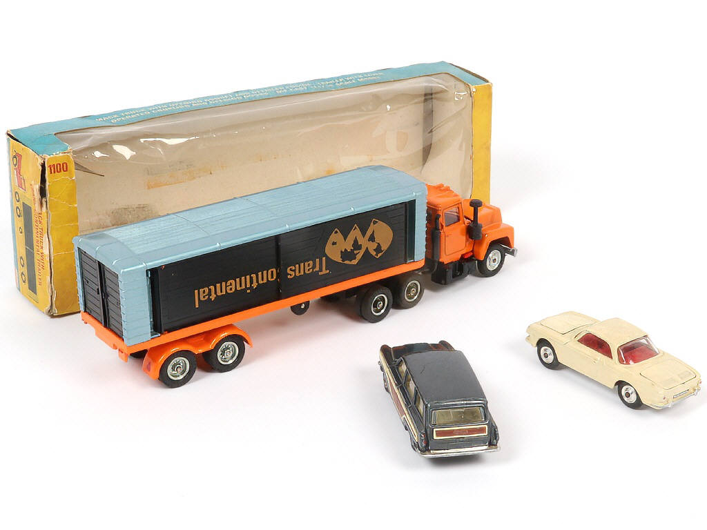 Lot 124 - CORGI TOYS (GB) (3)