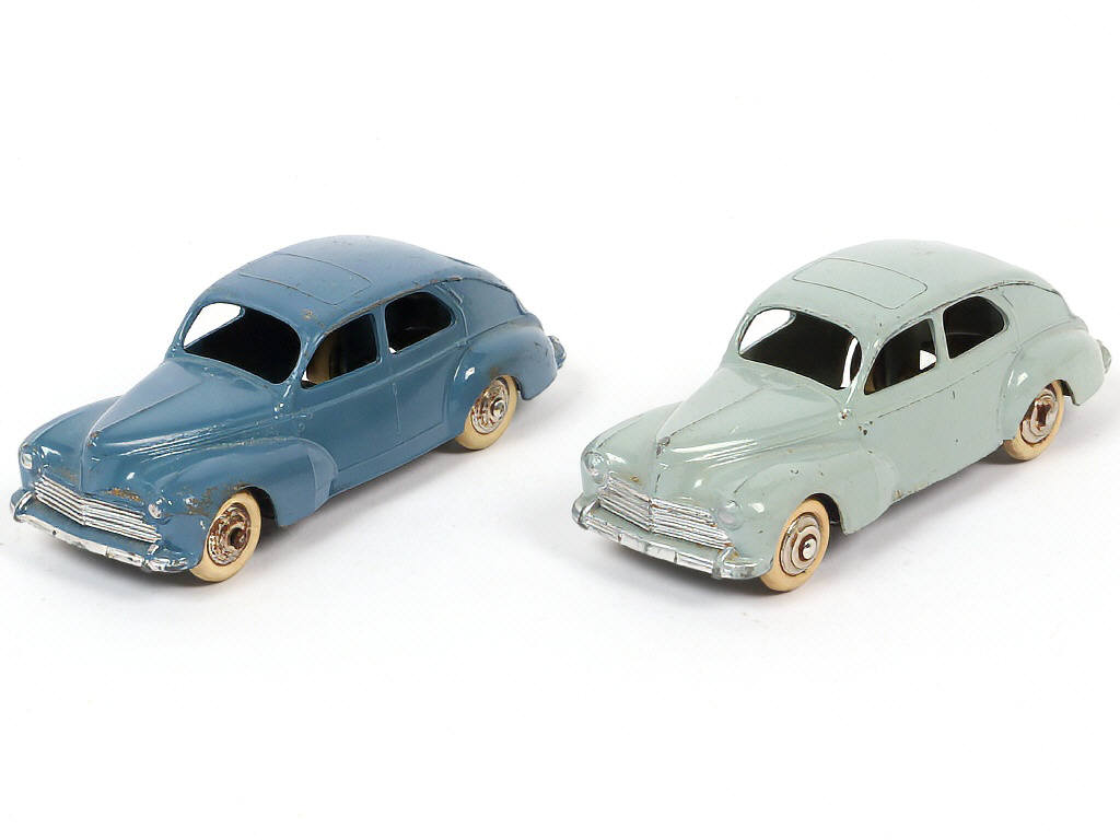 Lot 288 - DINKY TOYS (FRANCE) (2)