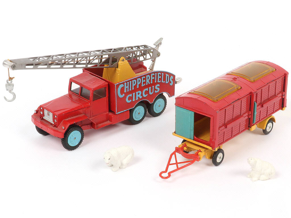 Lot 112 - CORGI TOYS (GB) (2)