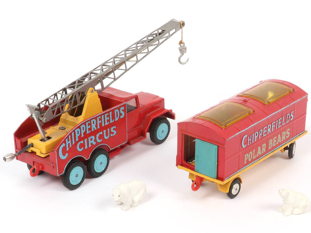 Lot 112 - CORGI TOYS (GB) (2)