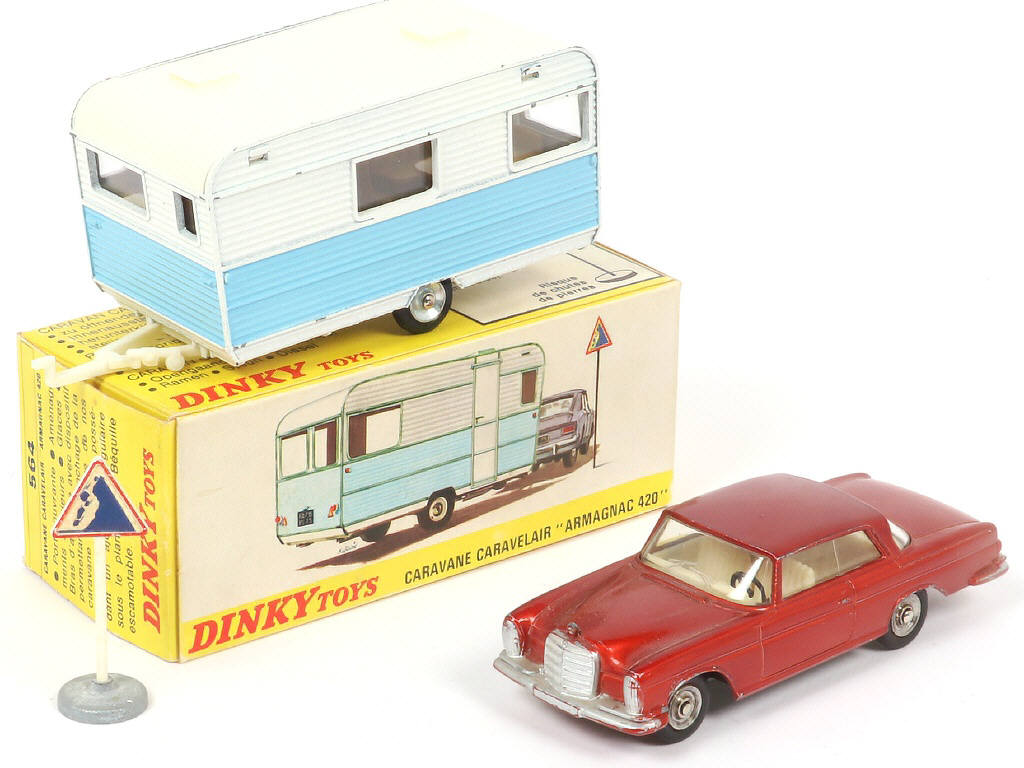 Lot 306 - DINKY TOYS (FRANCE) (2)