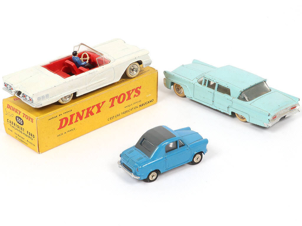 Lot 326 - DINKY TOYS (FRANCE) (3)