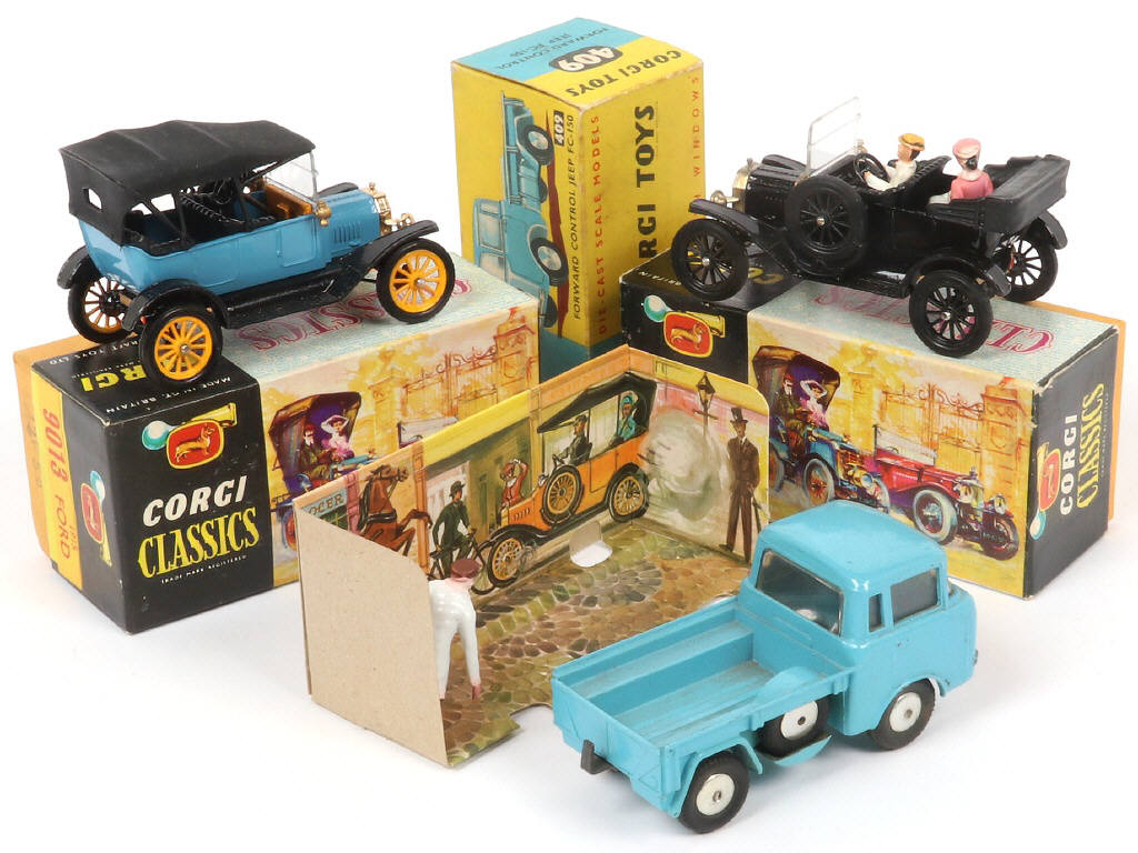 Lot 122 - CORGI TOYS (GB) (3)