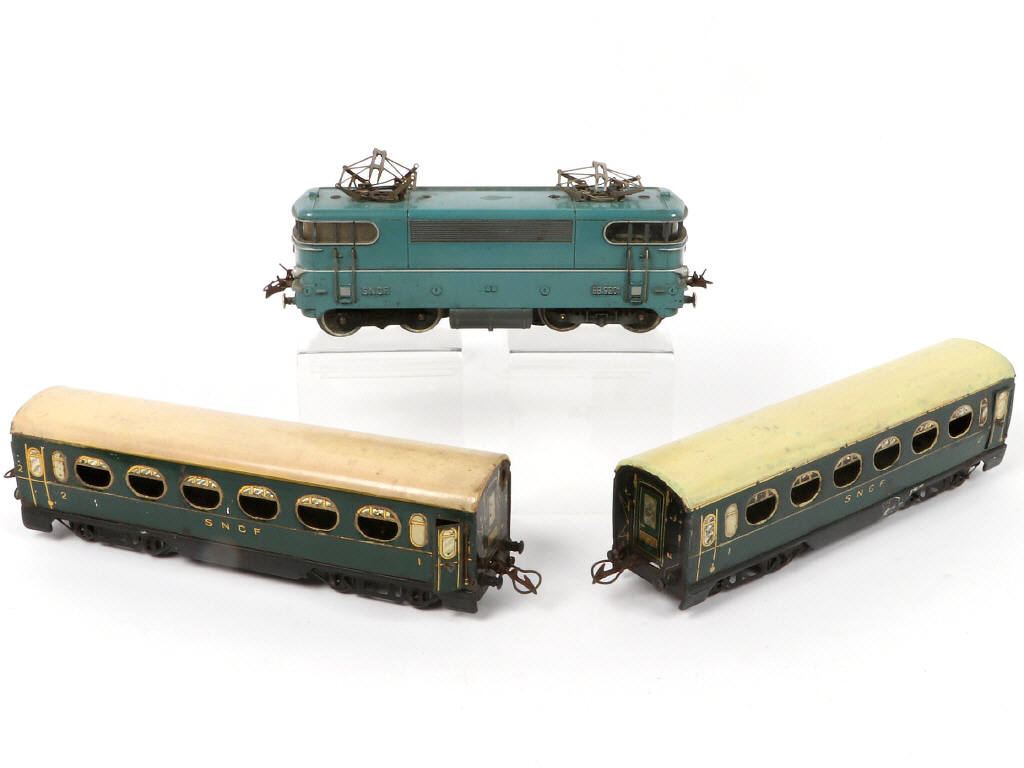 Lot 17 - HORNBY 'O' (FRANCE) (3)