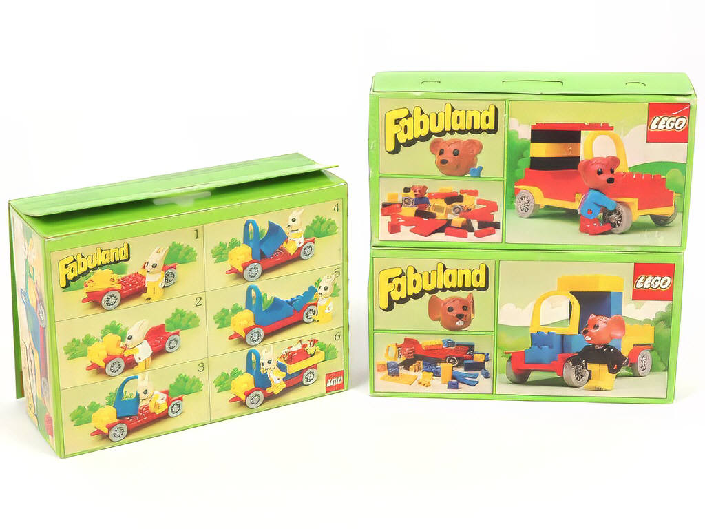 Lot 242 - LEGO (DANEMARK) (3)