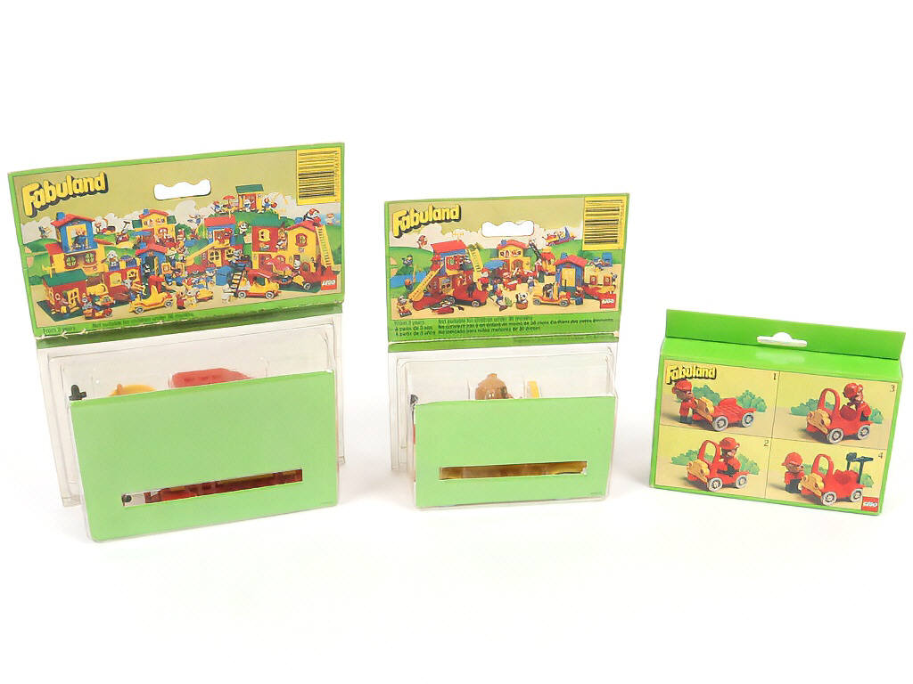 Lot 244 - LEGO (DANEMARK) (3)