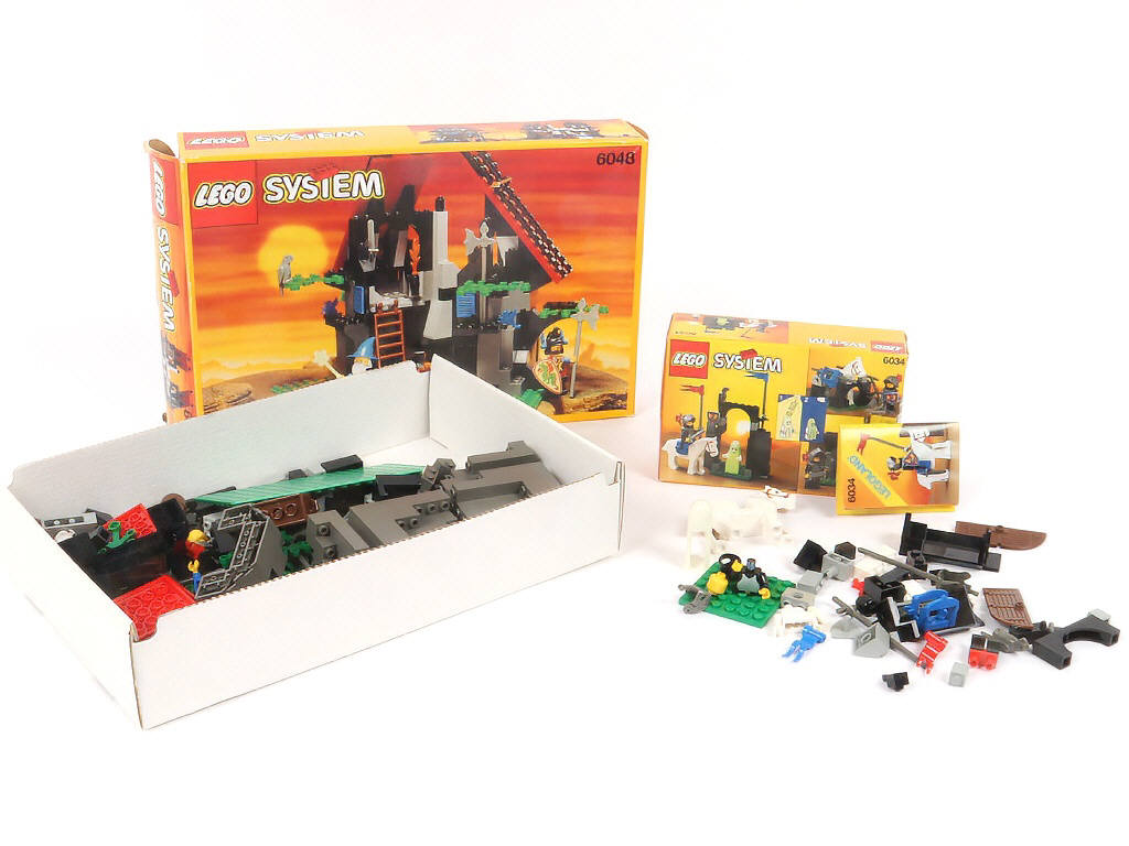 Lot 262 - LEGO (DANEMARK) (2)