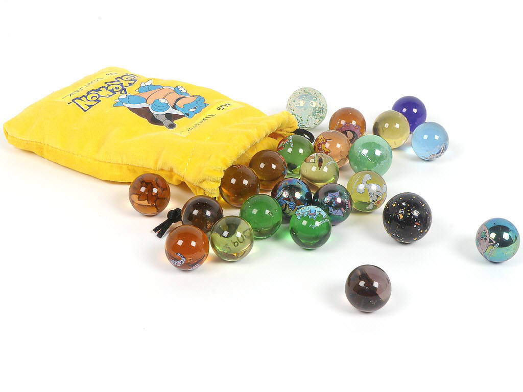 Lot 3 - POKEMON COMPANY (1)