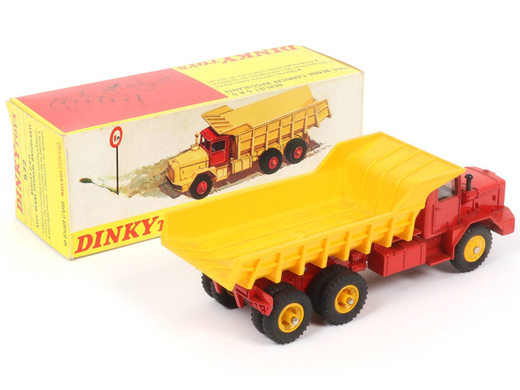 Lot 486 - DINKY TOYS (FRANCE) (1)