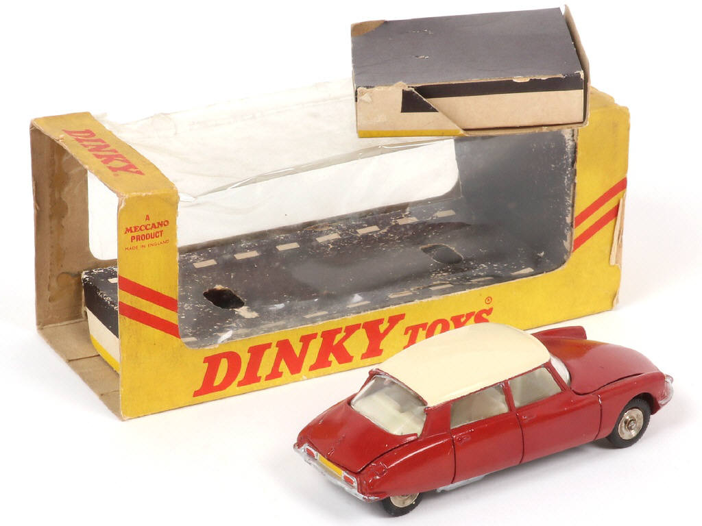 Lot 399 - DINKY TOYS (FRANCE) (1)