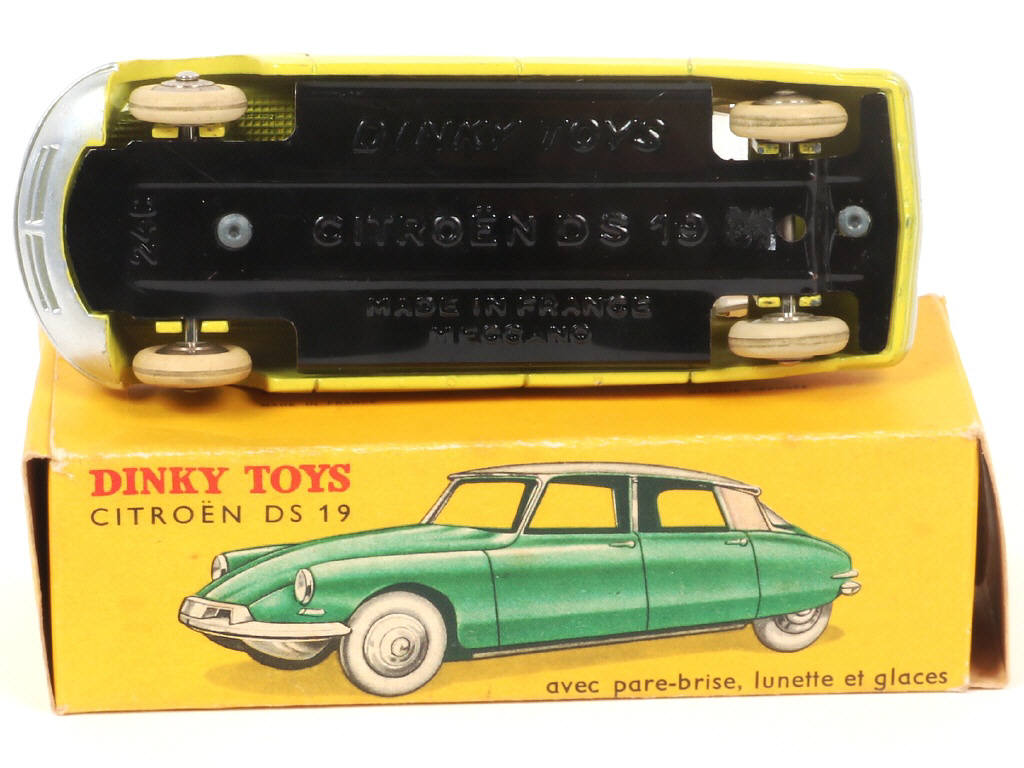 Lot 361 - DINKY TOYS (FRANCE) (1)