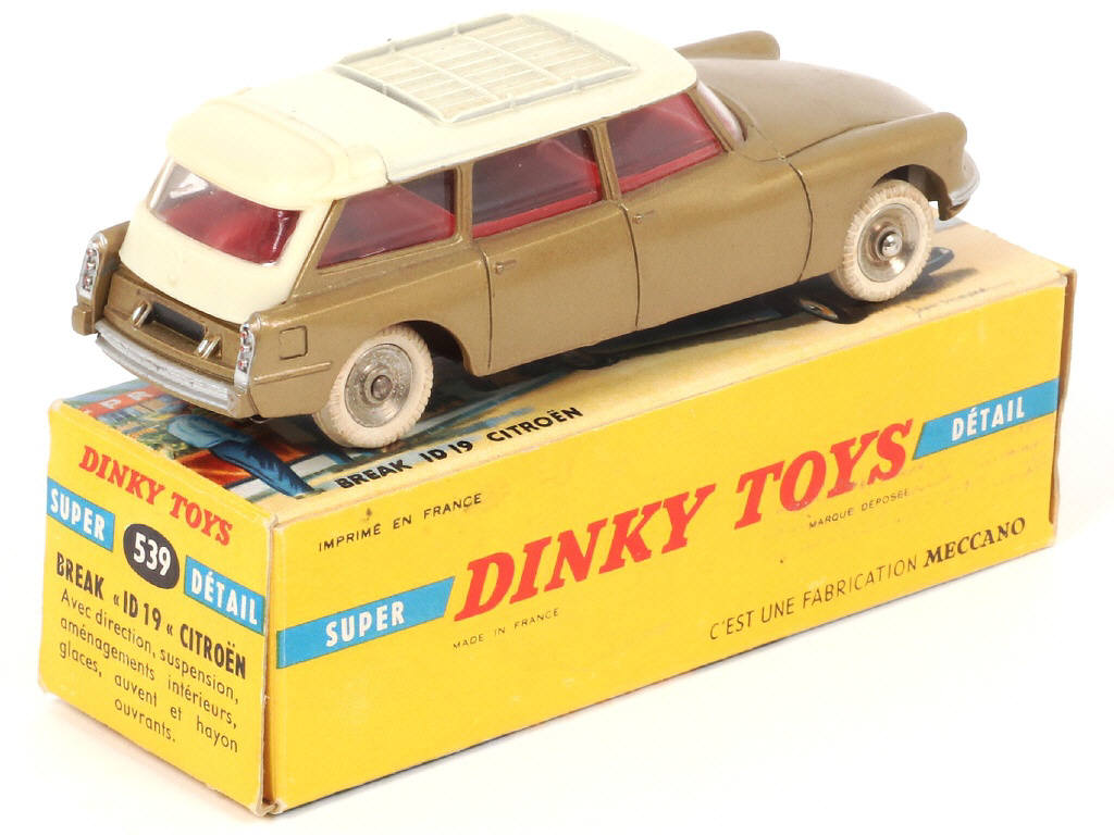 Lot 395 - DINKY TOYS (FRANCE) (1)