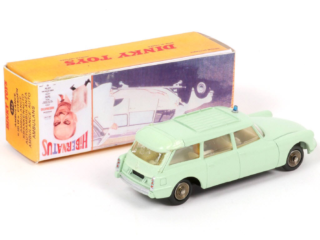 Lot 259 - DIVERS (1)