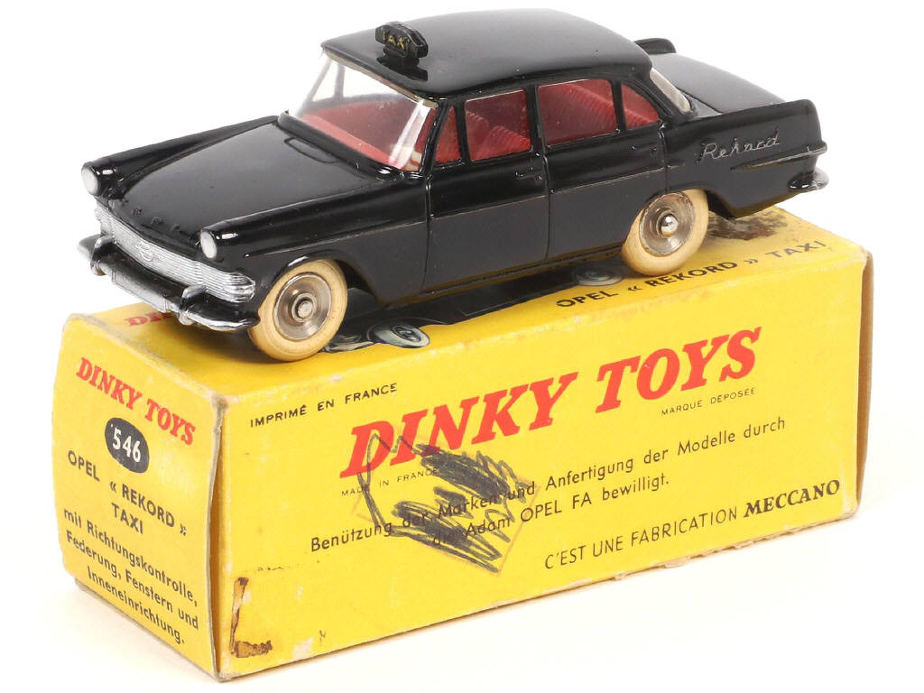 Lot 439 - DINKY TOYS (FRANCE) (1)