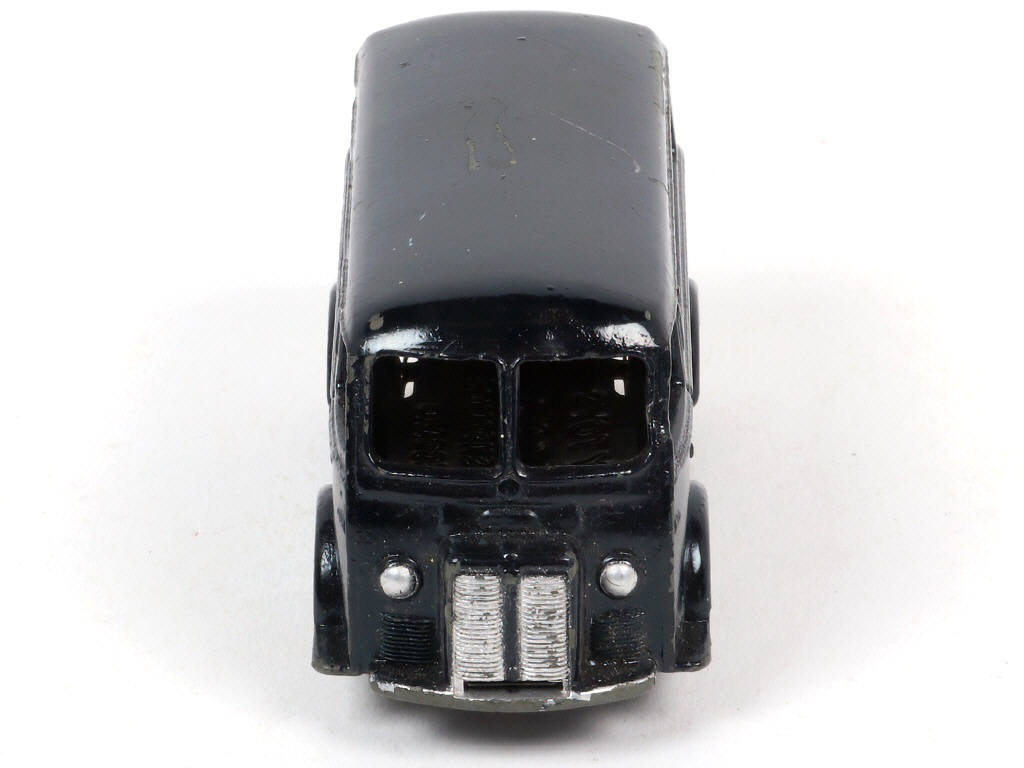 Lot 456 - DINKY TOYS (FRANCE) (1)