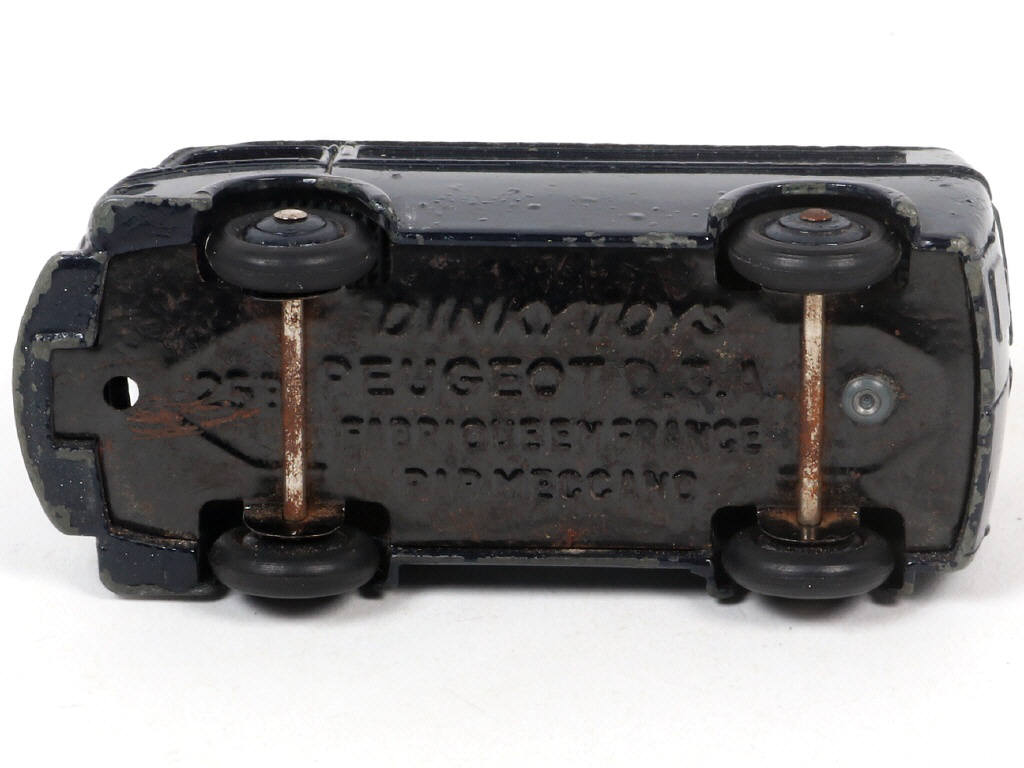 Lot 456 - DINKY TOYS (FRANCE) (1)