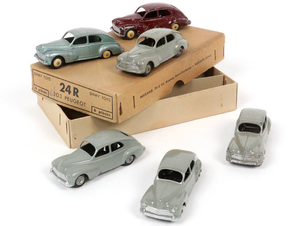 Lot 328 - DINKY TOYS (FRANCE) (1)