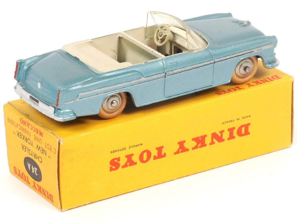 Lot 354 - DINKY TOYS (FRANCE) (1)