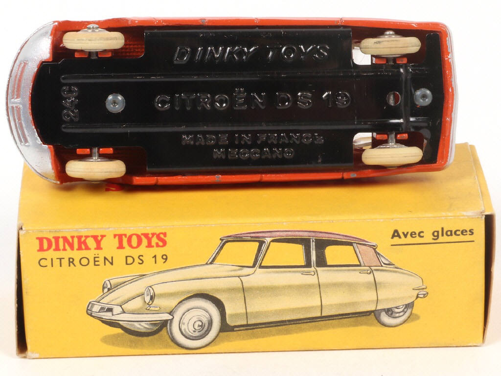 Lot 360 - DINKY TOYS (FRANCE) (1)