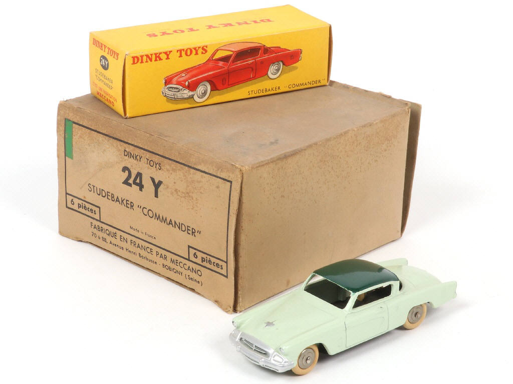 Lot 383 - DINKY TOYS (FRANCE) (2)