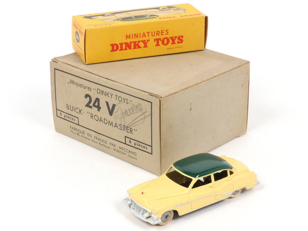 Lot 379 - DINKY TOYS (FRANCE) (2)