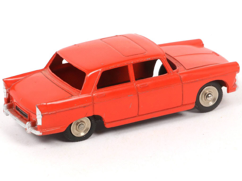 Lot 304 - DINKY TOYS (FRANCE) Série JUNIOR (1)