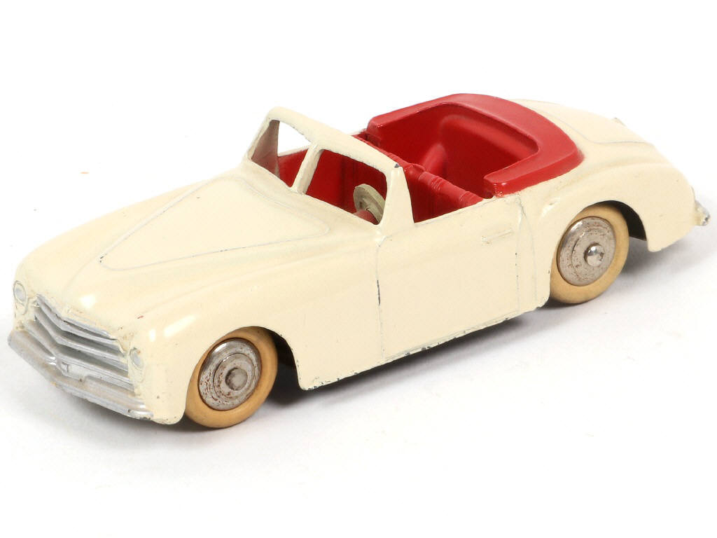 Lot 329 - DINKY TOYS (FRANCE) (1)