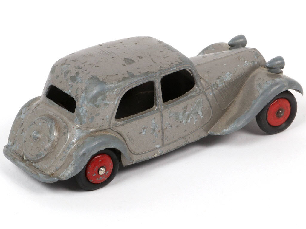 Lot 326 - DINKY TOYS (FRANCE) (1)