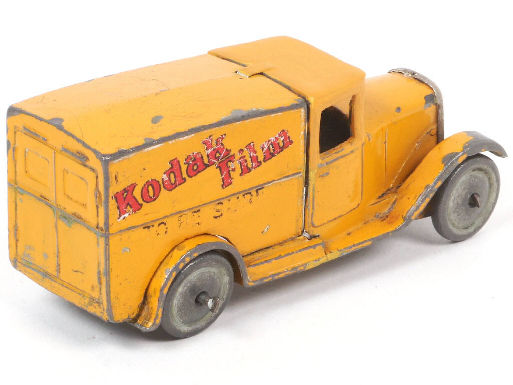 Lot 275 - DINKY TOYS (GB) (1)