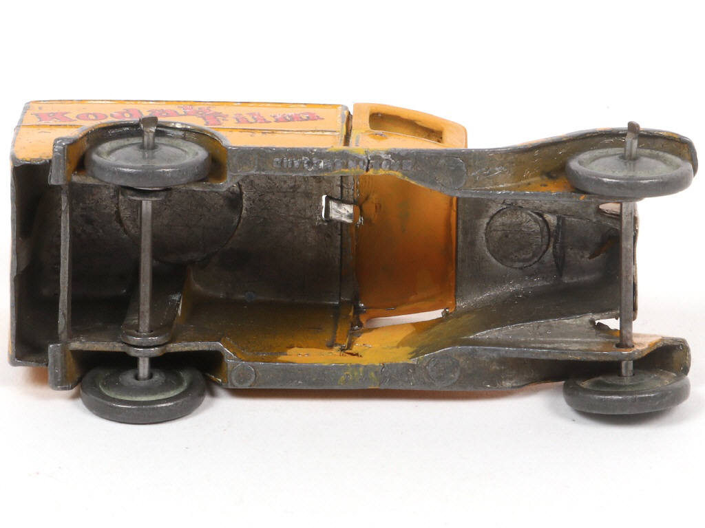 Lot 275 - DINKY TOYS (GB) (1)