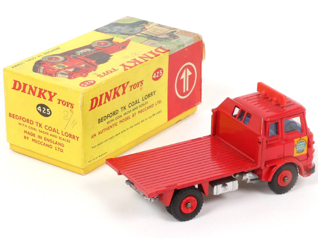 Lot 287 - DINKY TOYS (GB) (1)