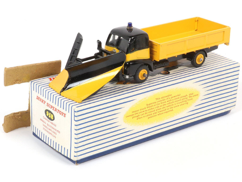 Lot 289 - DINKY TOYS (GB) (1)