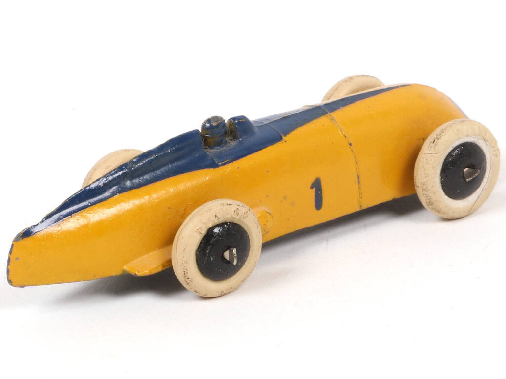Lot 319 - DINKY TOYS (FRANCE) (1)