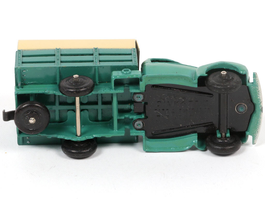 Lot 460 - DINKY TOYS (FRANCE) (1)