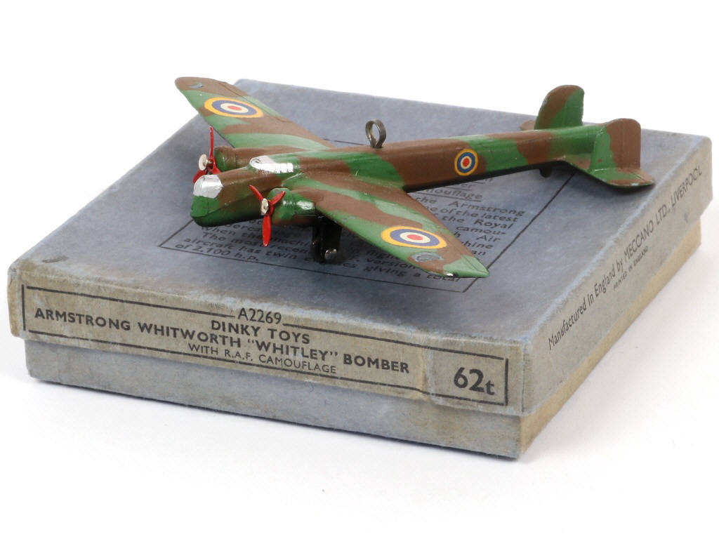 Lot 299 - DINKY TOYS (GB) (1)