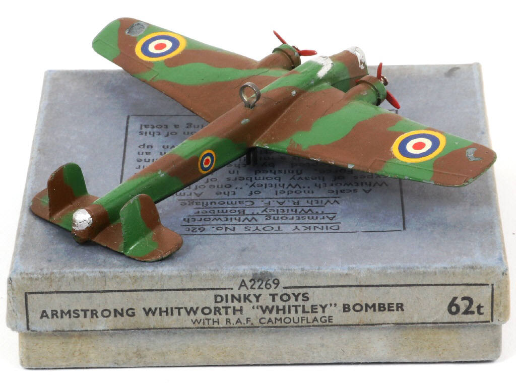 Lot 299 - DINKY TOYS (GB) (1)