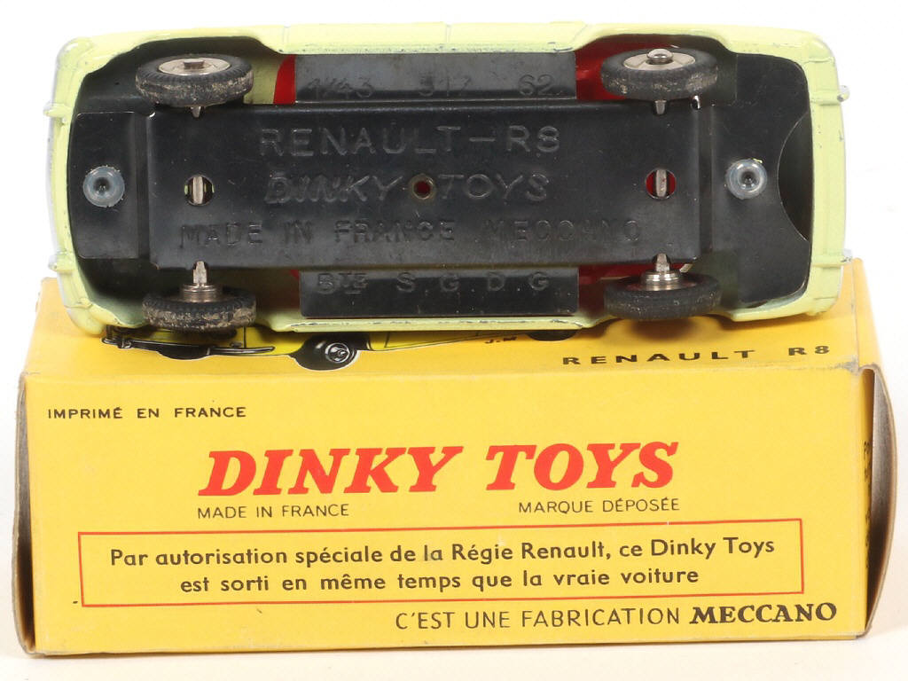 Lot 419 - DINKY TOYS (FRANCE) (1)