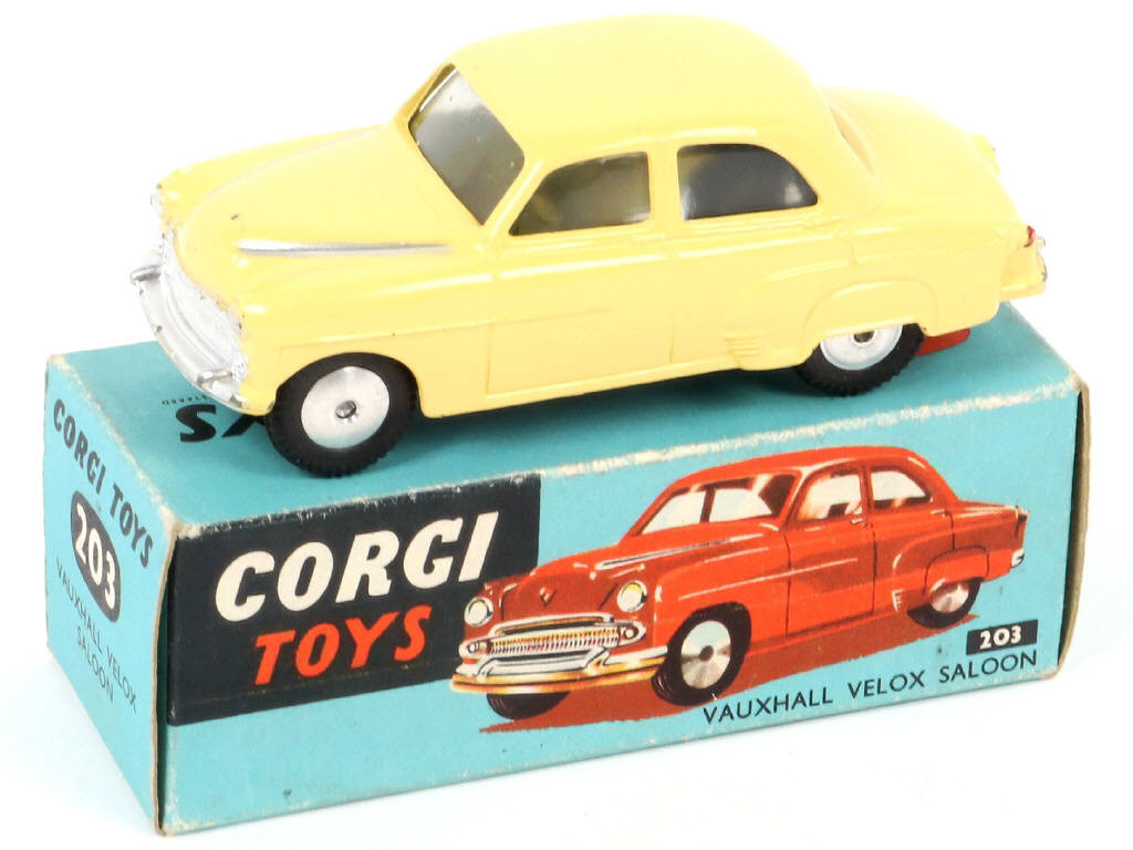 Lot 145 - CORGI TOYS (GB) (1)