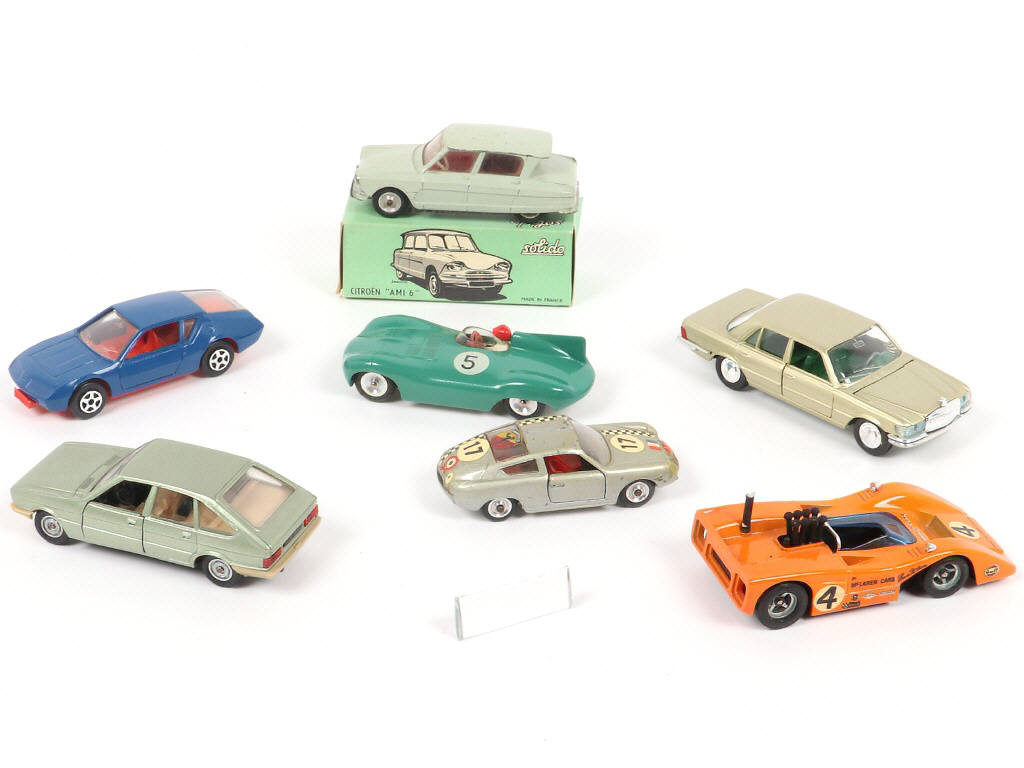 Lot 73 - DIVERS (7)
