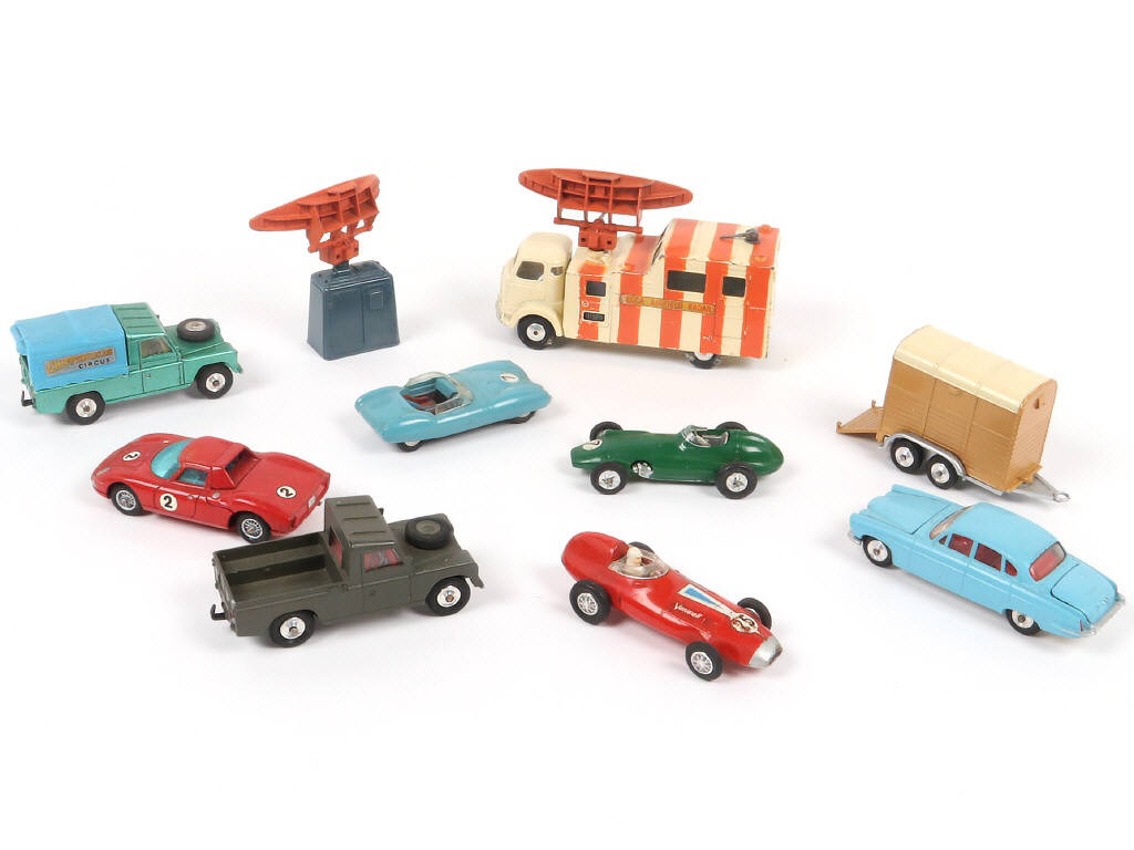 Lot 185 - CORGI TOYS (GB) (10)