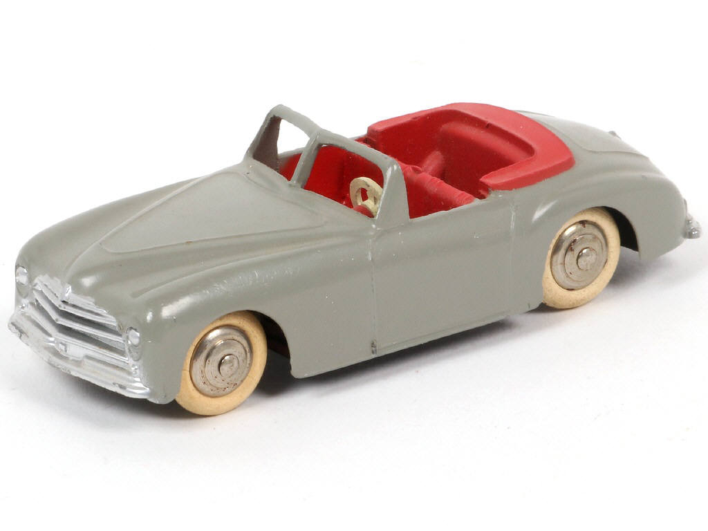 Lot 356 - DINKY TOYS (FRANCE) (1)