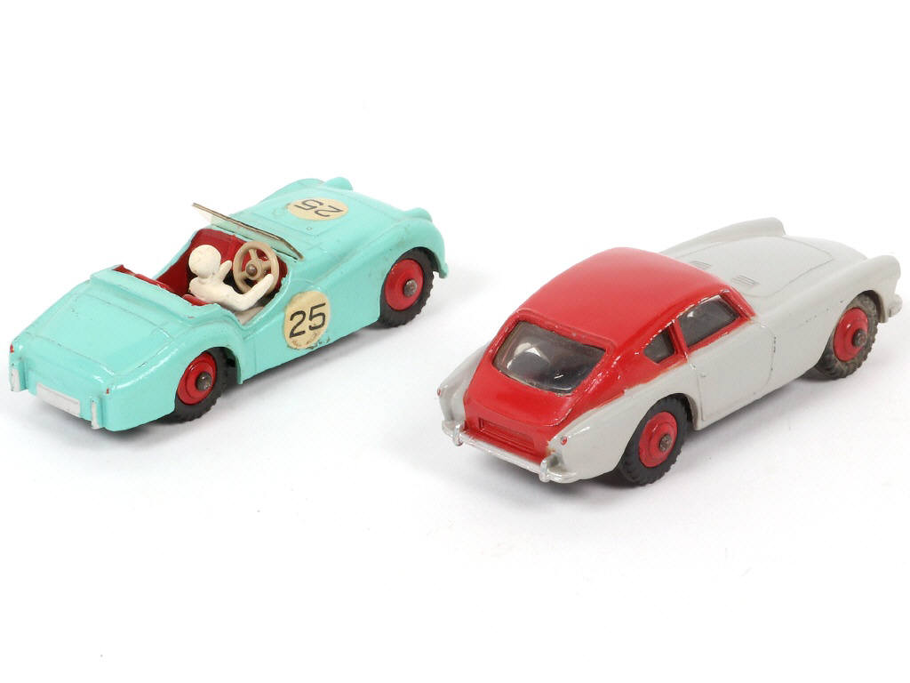 Lot 341 - DINKY TOYS (GB) (2)