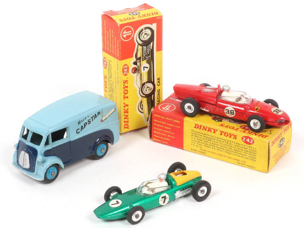 Lot 344 - DINKY TOYS (GB) (3)