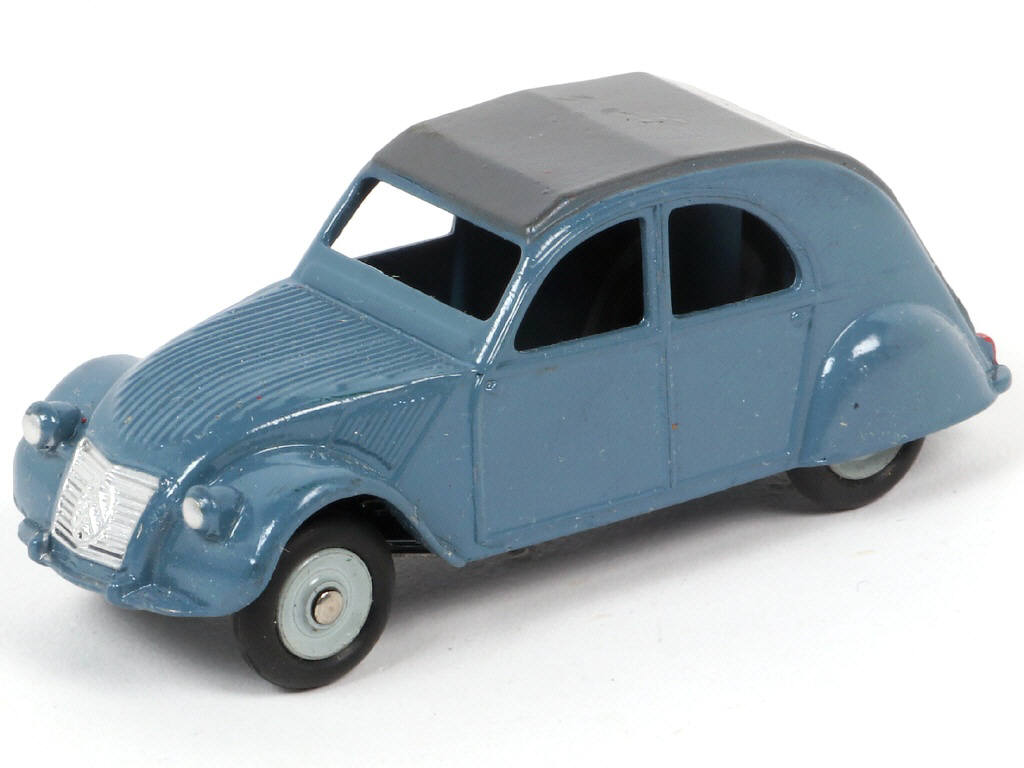 Lot 358 - DINKY TOYS (FRANCE) (1)