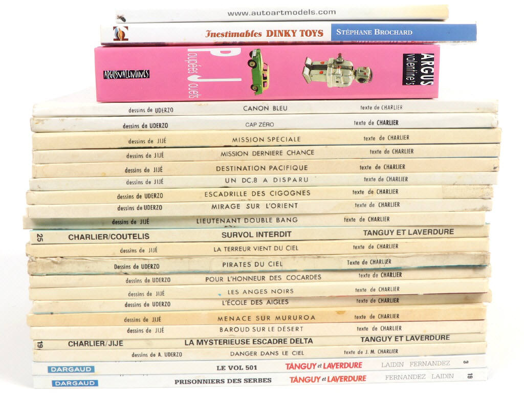 Lot 39 - EDITIONS DARGAUD (FRANCE) (24)