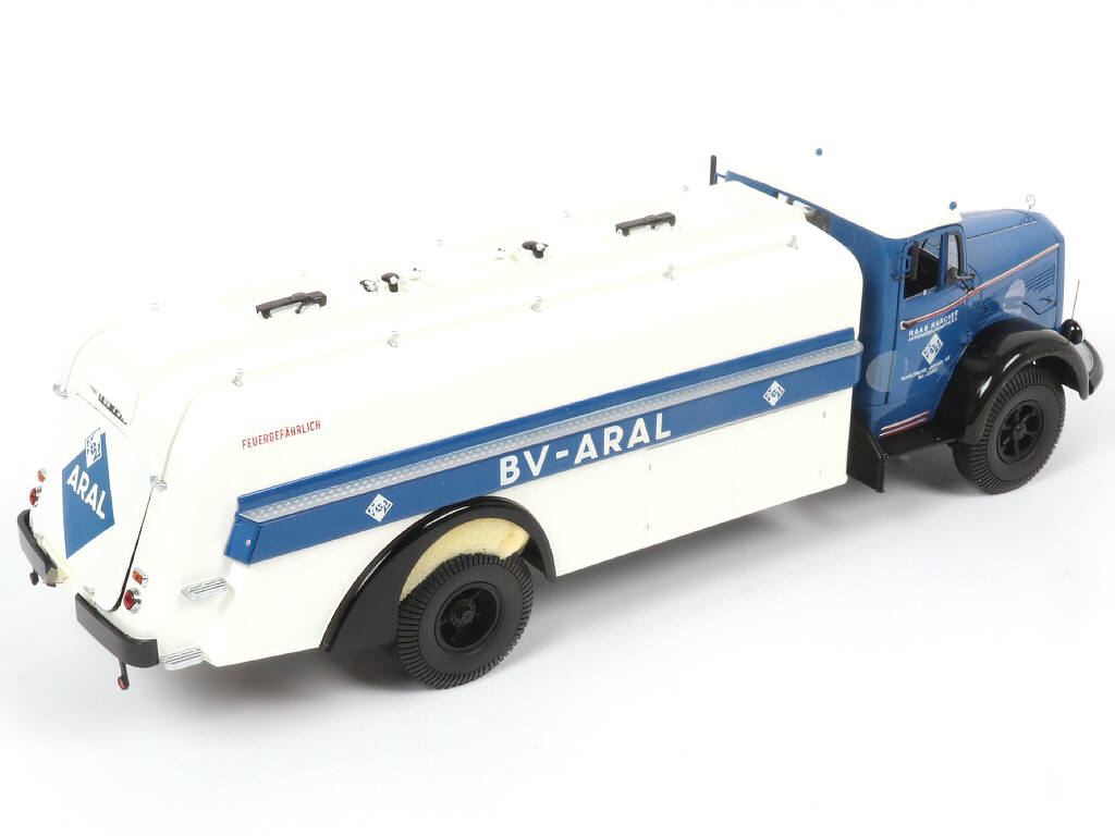 Lot 112 - MINICHAMPS (ALLEMAGNE) (1)