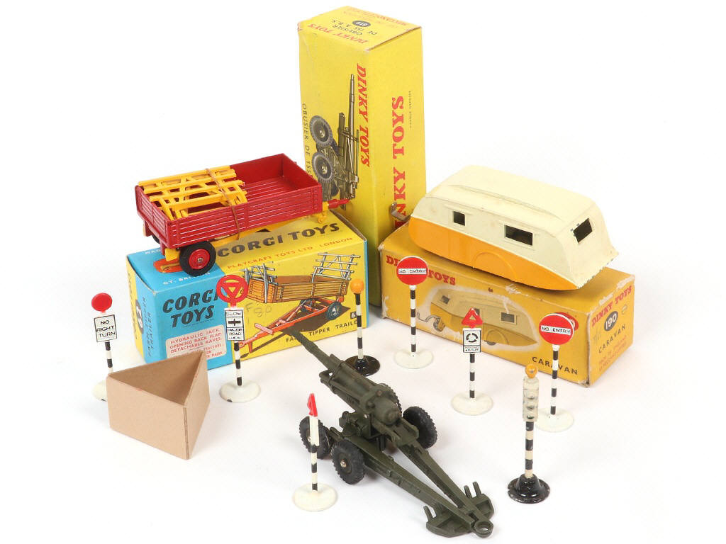 Lot 170 - DIVERS (11)