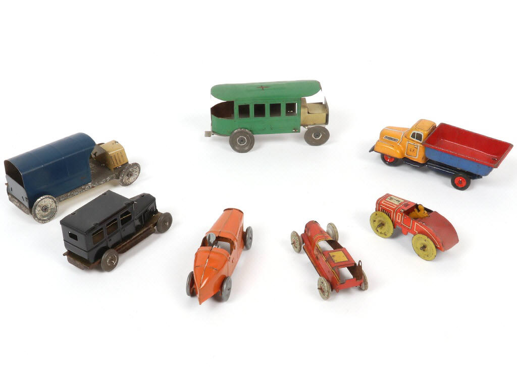 Lot 158 - DIVERS (7)