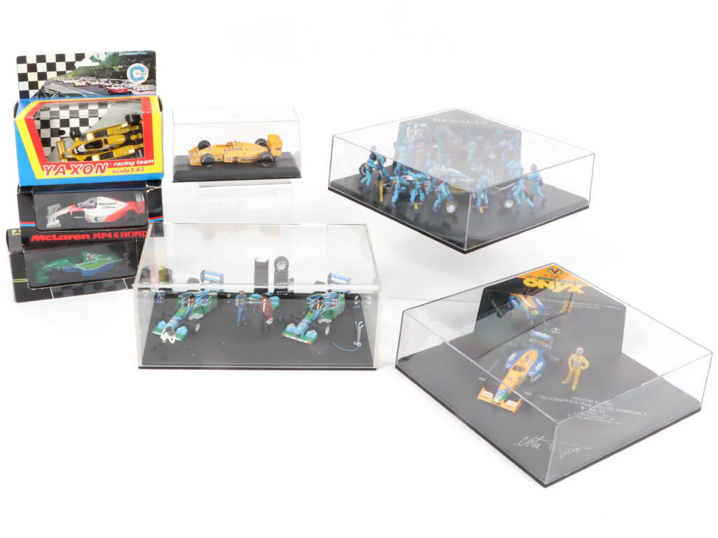 Lot 48 - DIVERS (7)